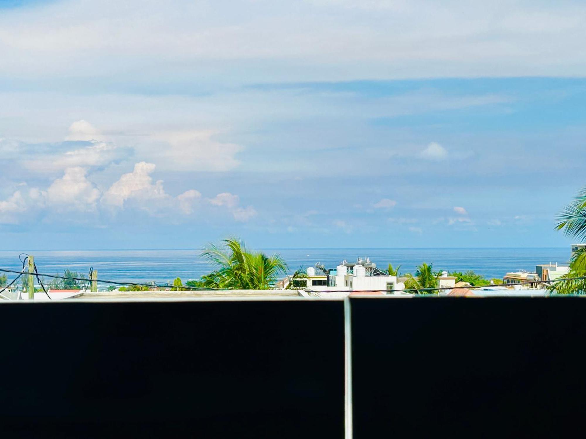 Amazing Sunset View Rooftop. Flic en Flac Экстерьер фото